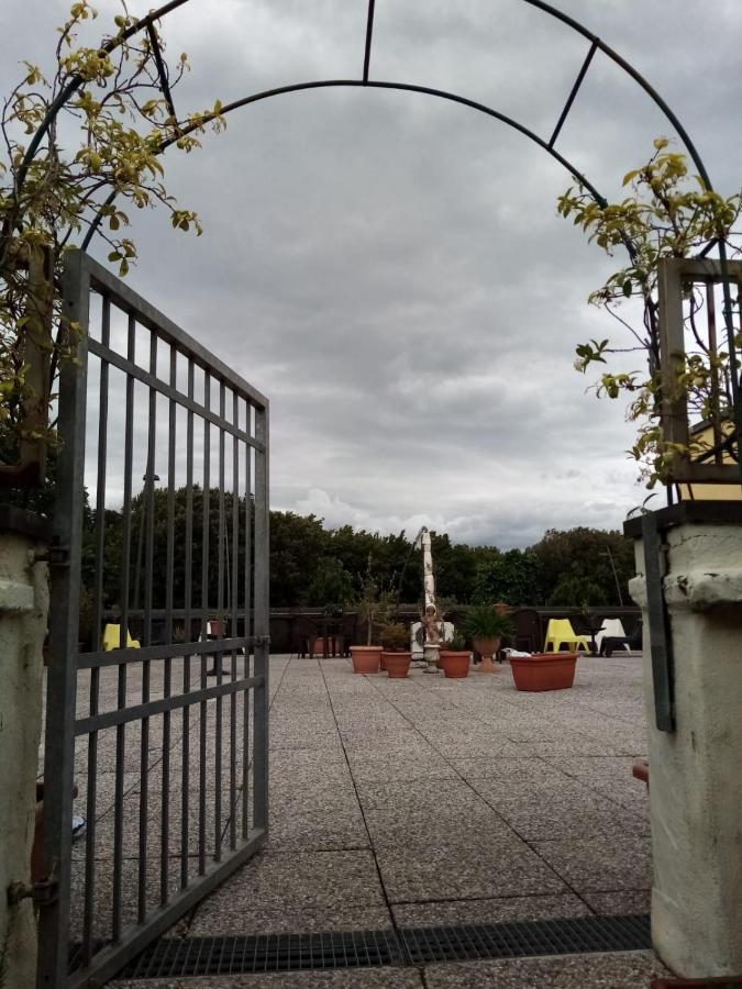 Binario 5 Bed and Breakfast Lucca Buitenkant foto